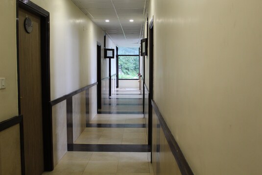 Hotel Topaz,Dalhousie>>Chamba,3 star