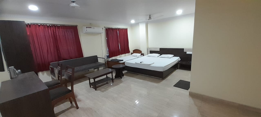 Hotel Gaya International,110, Laxman Sahay Lane Road, Opposite, Station Rd, Gol Bagicha, Gaya, Gol Bagicha, Gaya, India, 823002,3 star