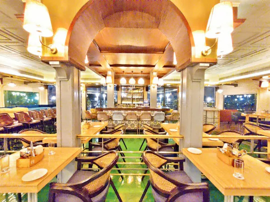 Polo Floatel Kolkata,B B D Bagh,4 star