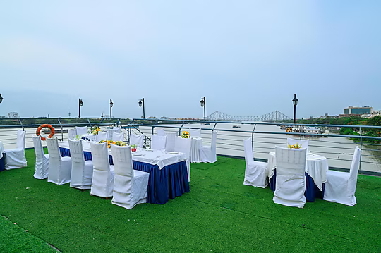 polo floatel kolkata