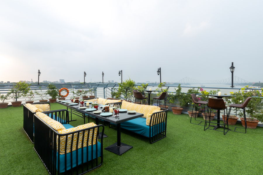 polo floatel kolkata