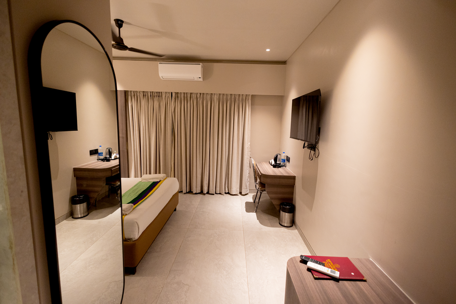 hotel golden tulipz