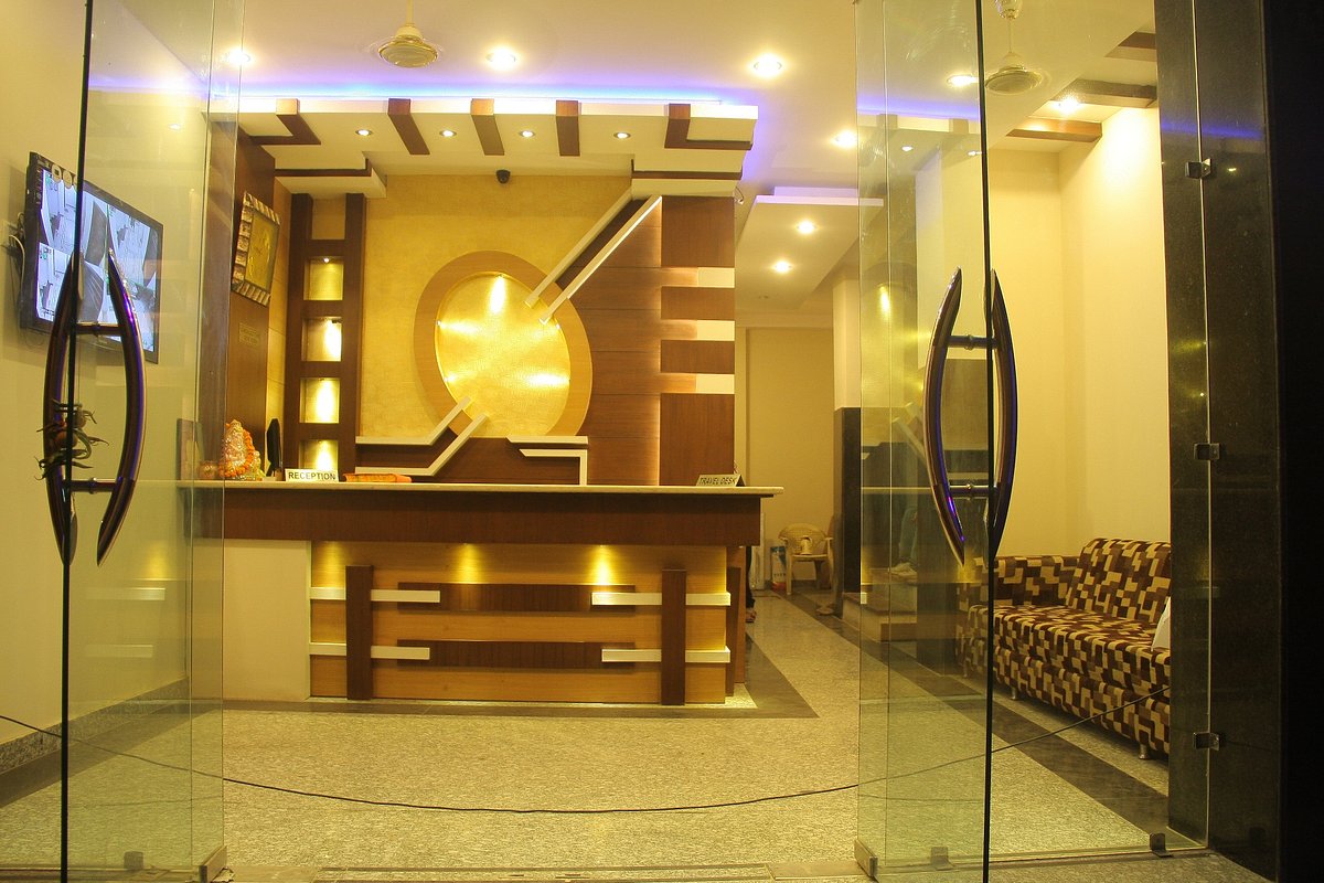 Hotel Golden Wings @2 Minute Walk From New Delhi Railway Station,Paharganj,3 star