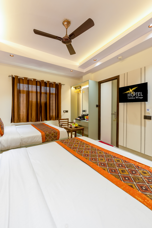 hotel golden wings 2 minute walk from new delhi railway station