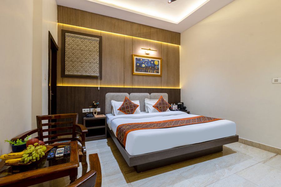hotel golden wings 2 minute walk from new delhi railway station