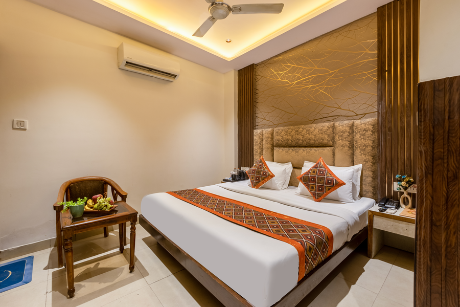 hotel golden wings 2 minute walk from new delhi railway station