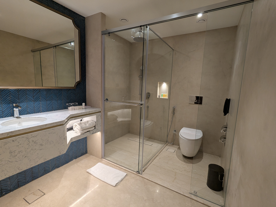 boulevard9 luxury resort and spa