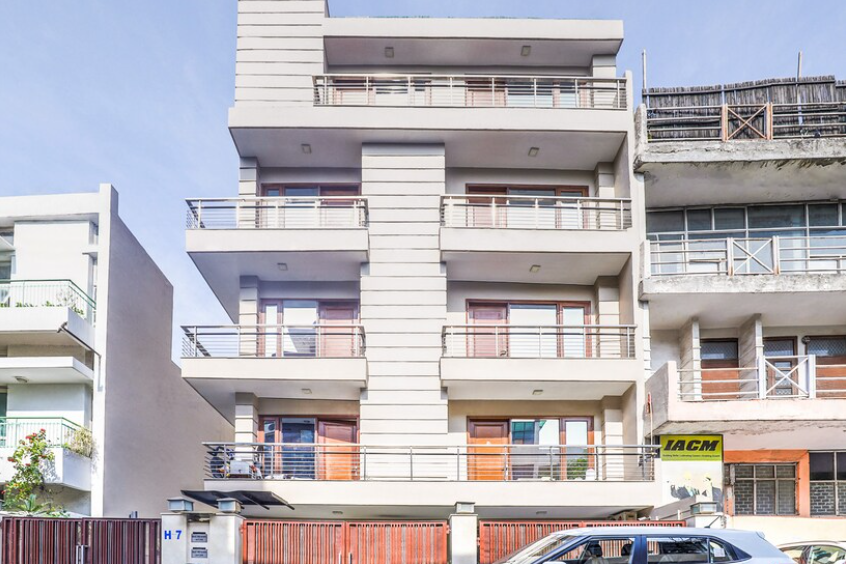Skylink Suites Homestay | Rooms & Caretaker,South Extension,3 star
