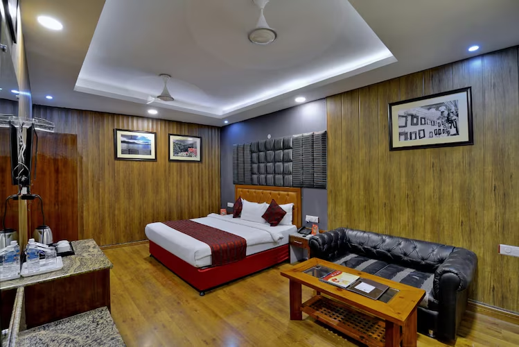 hotel mayur by roomsinc