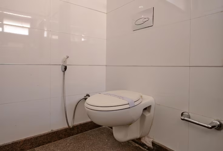 hotel mayur by roomsinc