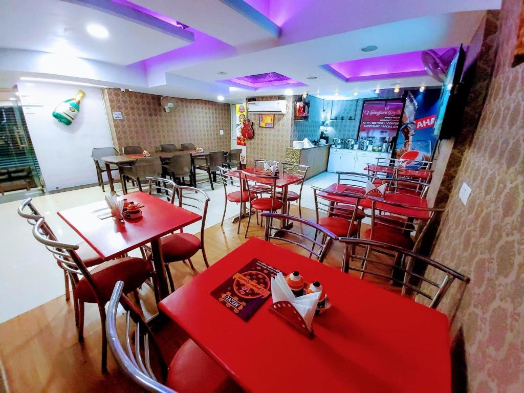 Hotel White Castle,Sector 104, Noida,3 star