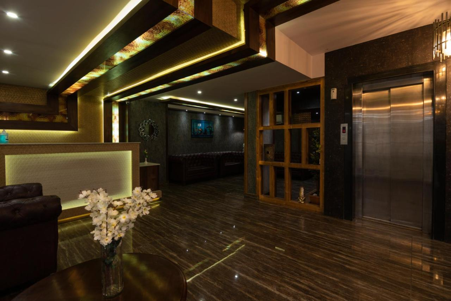 hotel monarch international