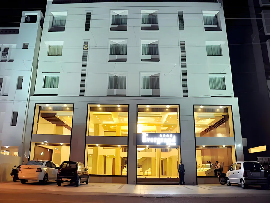 The Evergrand Palace,Gujarat>>Rajkot,4 star