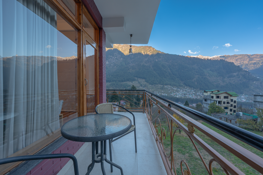 snow peak retreat and cottages centrally heated hill view