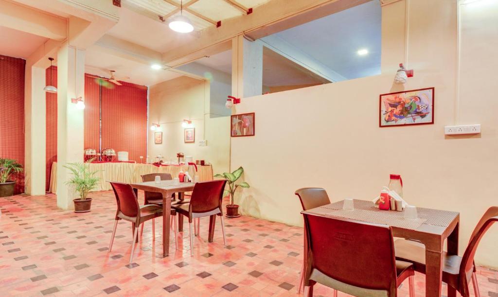 Treebo Iris Suites,Erandwane,3 star