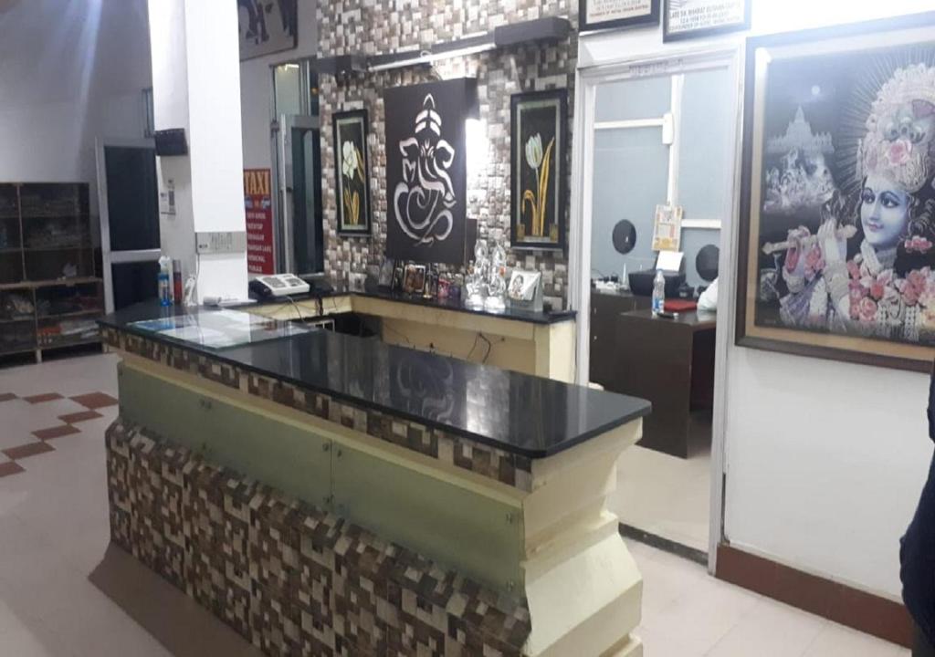 Hotel Ishan,Near Yatra Parchi Counter,3 star