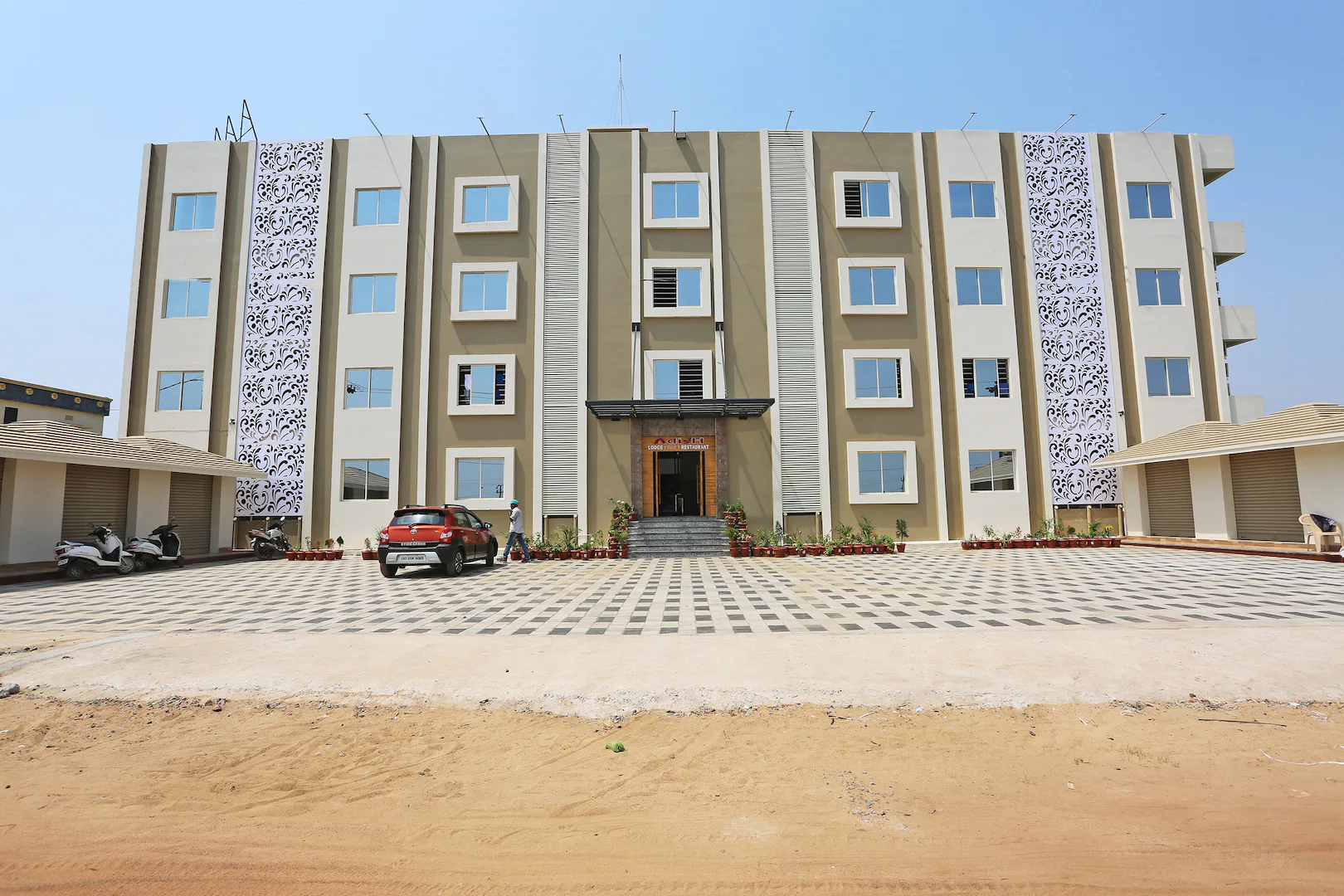 Hotel Adish