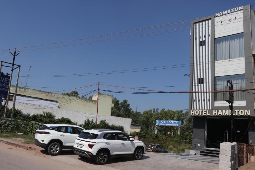 Hotel Hamilton,Chandigarh Rd,3 star