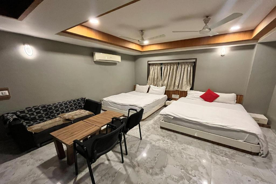hotel om balaji