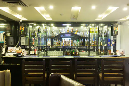 Hotel Raj Continental,Ina Colony,3 star