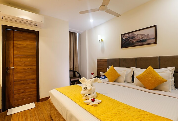 hotel dolphin international