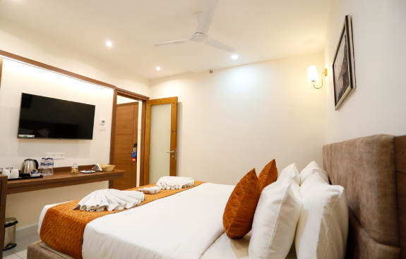 hotel dolphin international