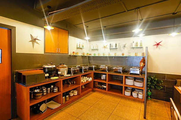 hotel dolphin international