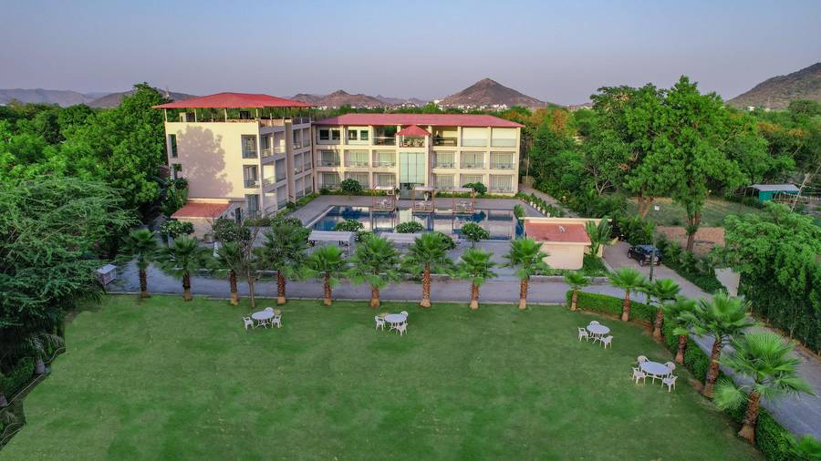 villa le palms a luxury resort in udaipur