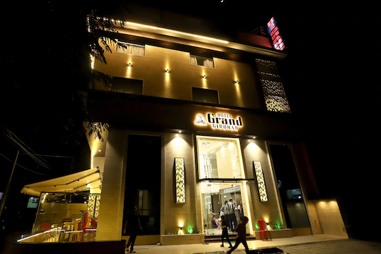 Hotel Grand Girdhar,Eb 271- Scheme No. 94, Vijay Nagar,2 star
