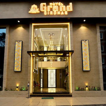Hotel Grand Girdhar,Eb 271- Scheme No. 94, Vijay Nagar,2 star