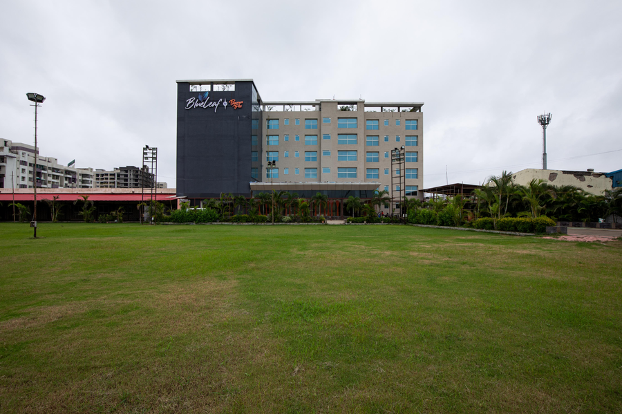 Blue Leaf By Papaya Tree,Bicholi Mardana,3 star