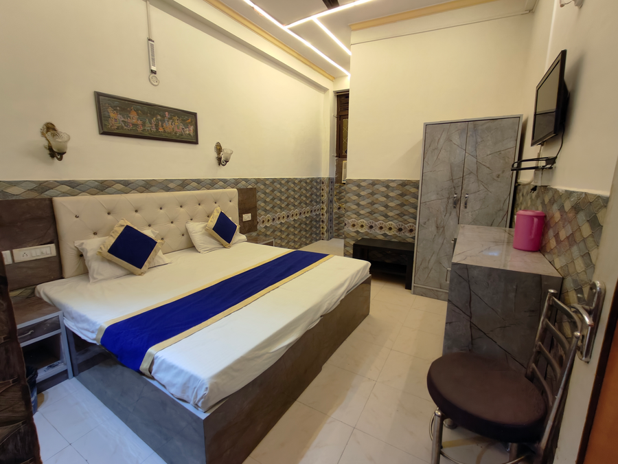 hotel sarwan