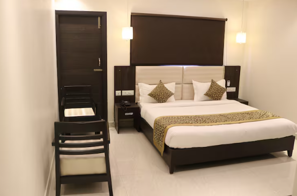 Hotel Solitaire,Gomti Nagar,3 star