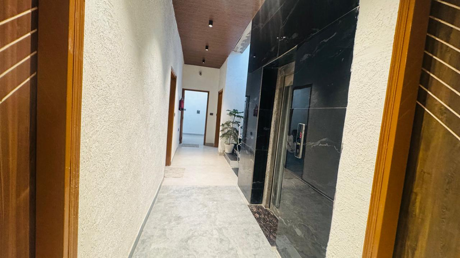 Hotel Shivjot, Guru Teg Bahadur Nagar,3 star