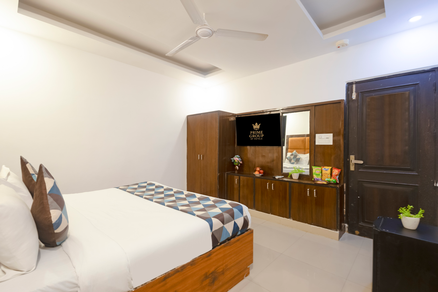 hotel krone delhi near igi airport by rmaap group