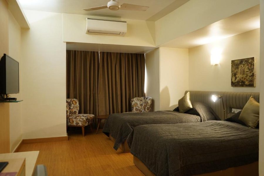 diplomat hotel
