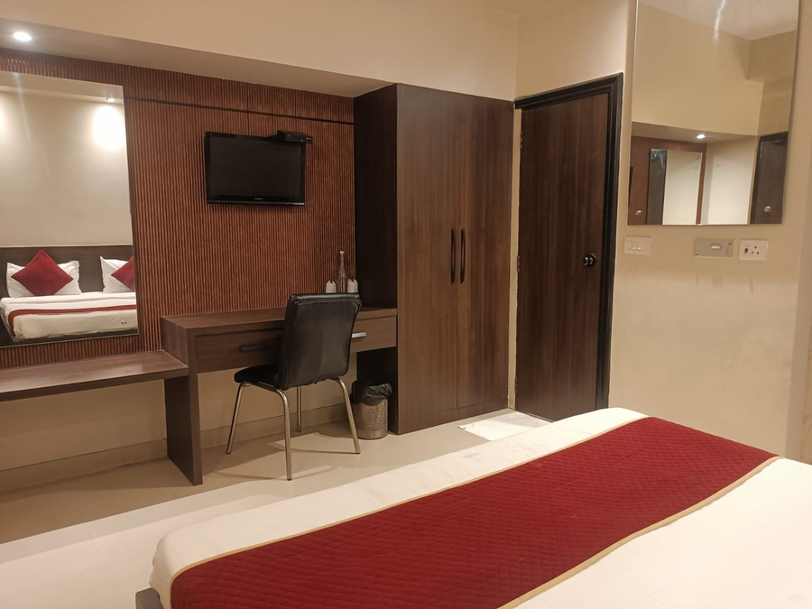 hotel shelter