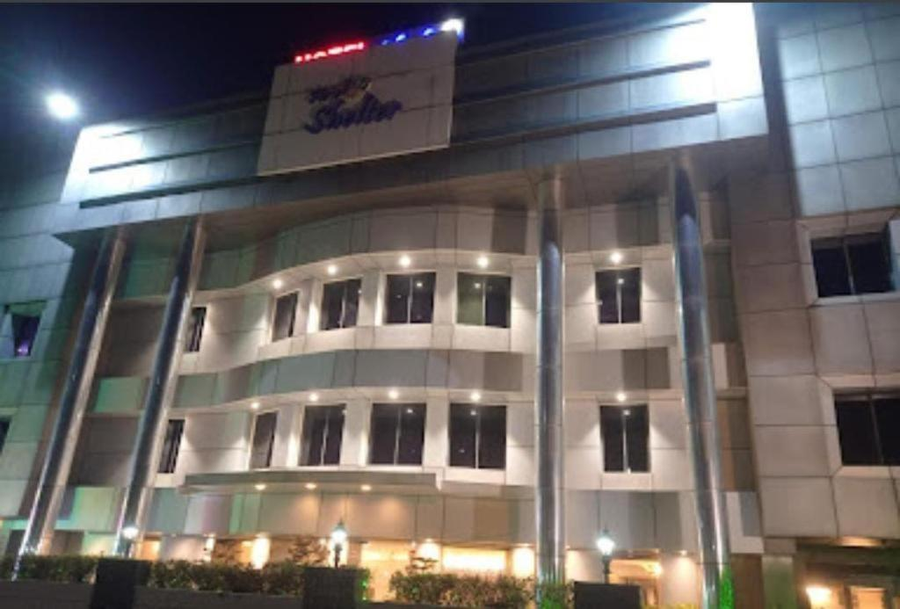 Hotel Shelter,Railway Station Charbagh,3 star