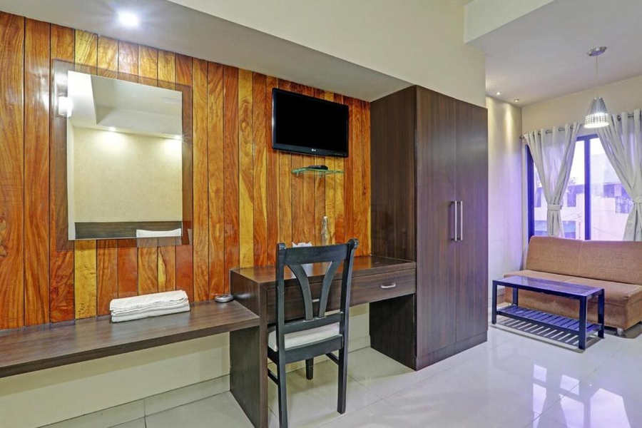 Hotel Shelter,Railway Station Charbagh,3 star