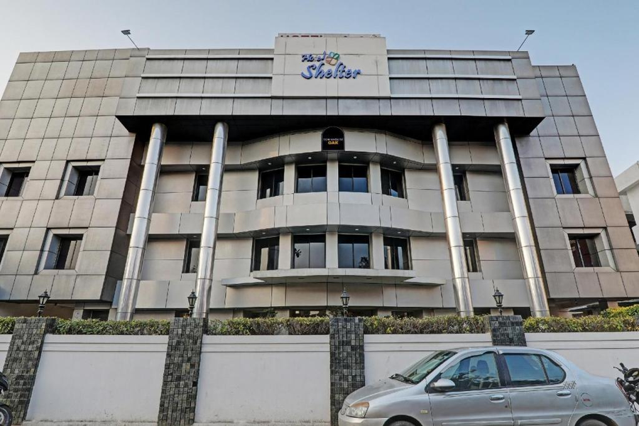 Hotel Shelter,Railway Station Charbagh,3 star