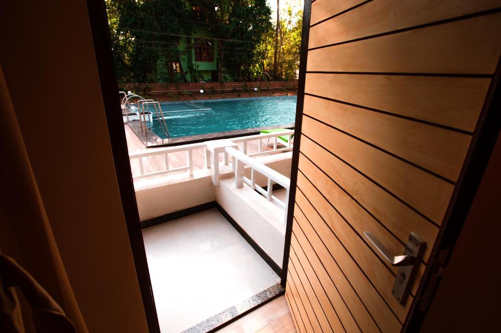 Golden Sands Resort,Morjim>>Goa,3 star