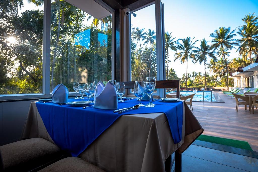 Golden Sands Resort,Morjim>>Goa,3 star