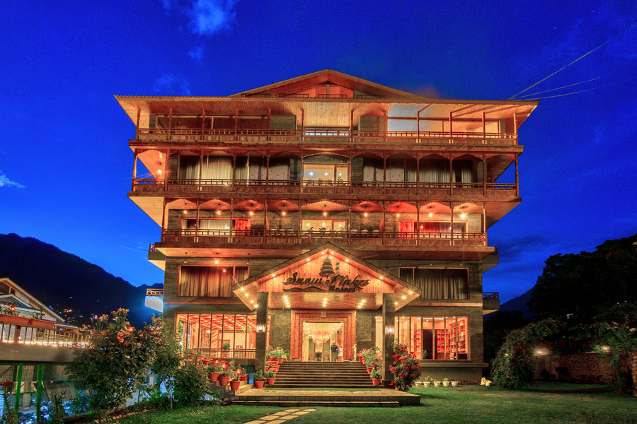 snow flakes resort and spa centrally heated luxury resort