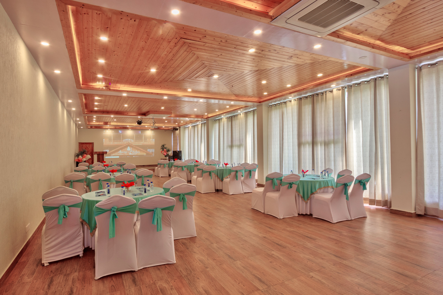 snow flakes resort and spa centrally heated luxury resort