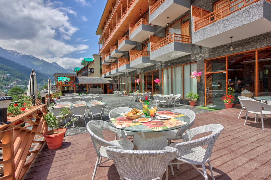 snow flakes resort and spa centrally heated luxury resort