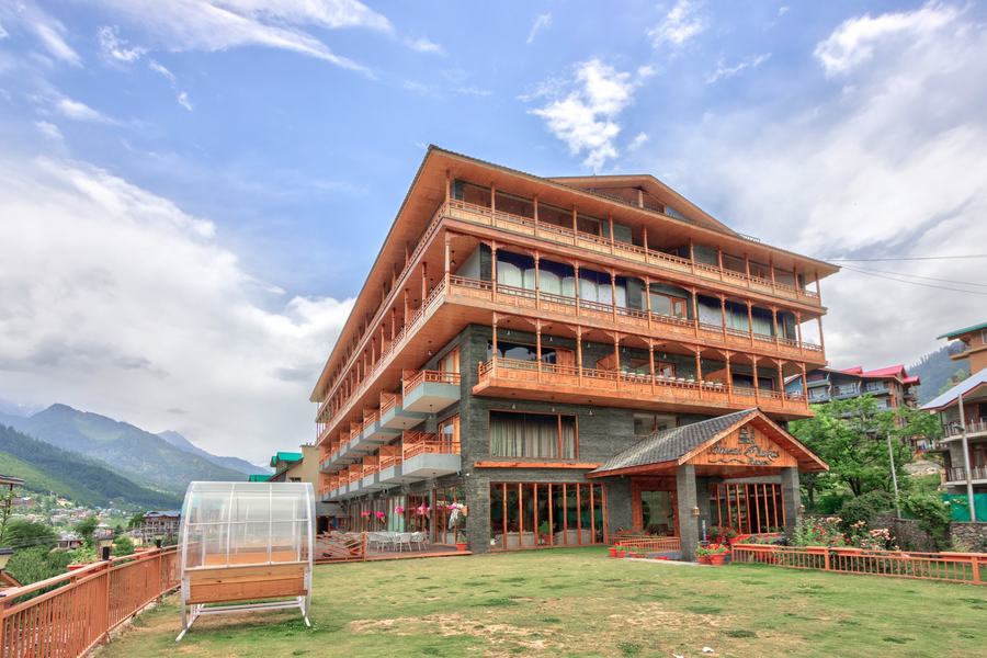 snow flakes resort and spa centrally heated luxury resort