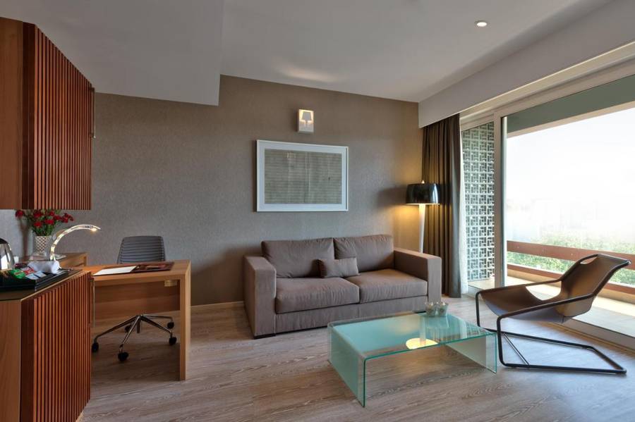 The Atara Near Mg Road,Dlf Phase,3 star