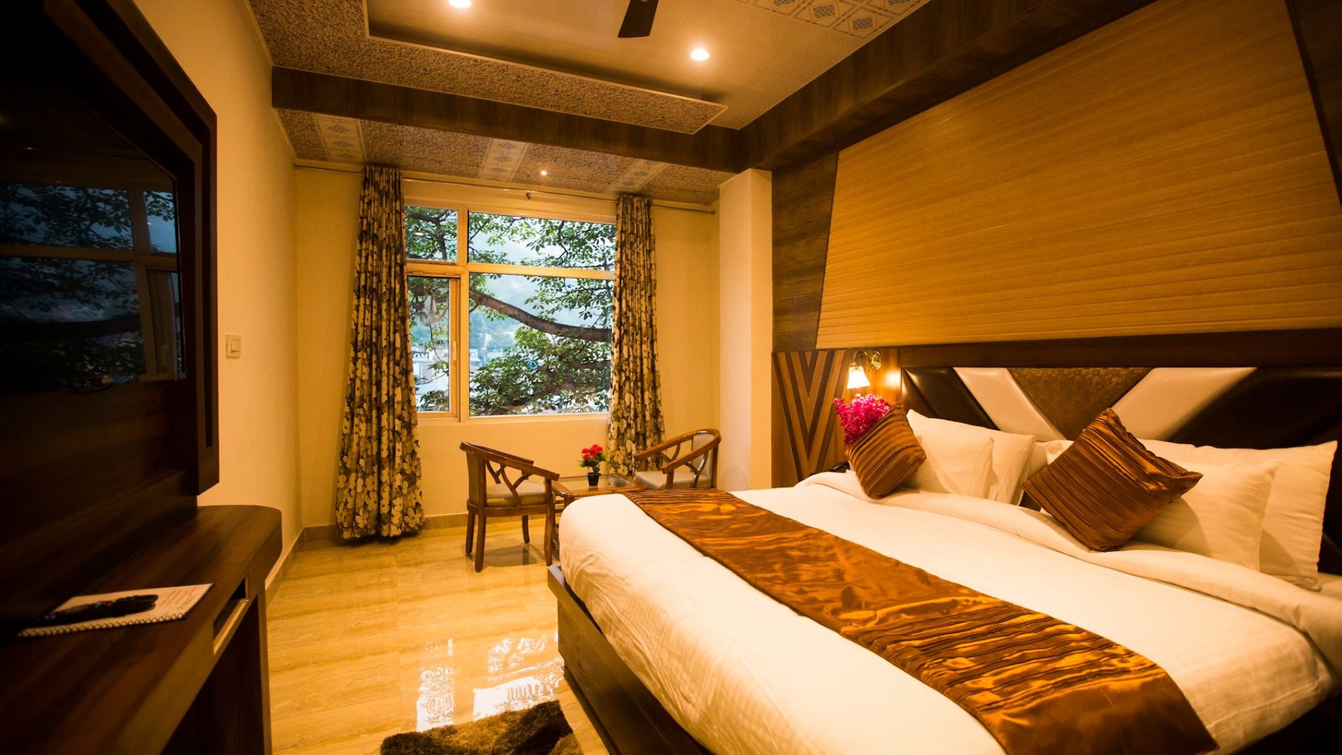 hotel kings regency