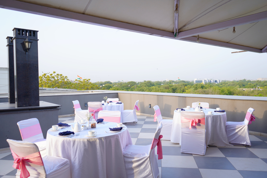 hotel saket 27