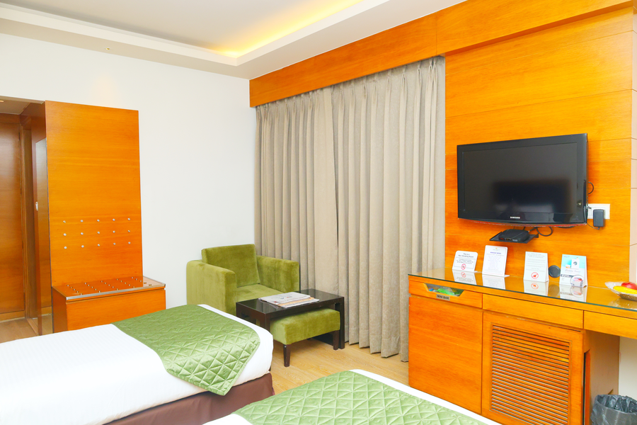 hotel saket 27